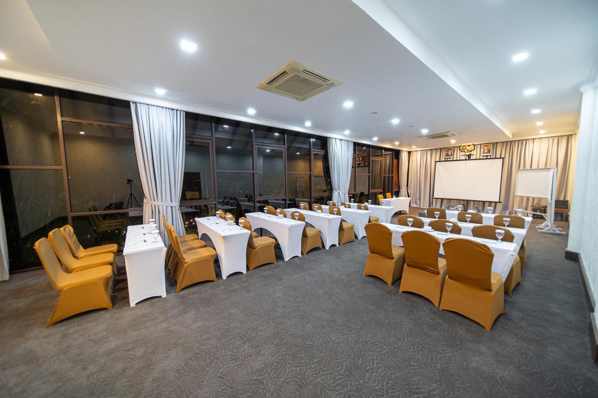 Turi Beach Resort Nongsa Luaran gambar